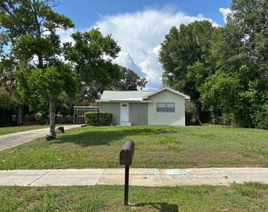 320 W Bullard Avenue - Photo Thumbnail 1