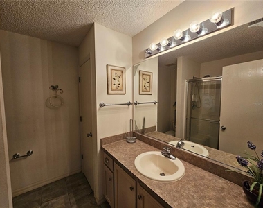 945 Candler Place - Photo Thumbnail 8
