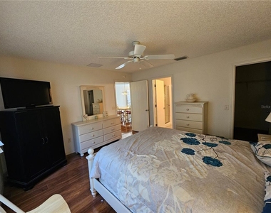 945 Candler Place - Photo Thumbnail 9