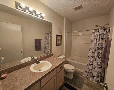 945 Candler Place - Photo Thumbnail 10
