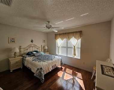 945 Candler Place - Photo Thumbnail 11