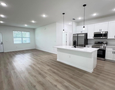 10020 N Deltona Boulevard - Photo Thumbnail 15