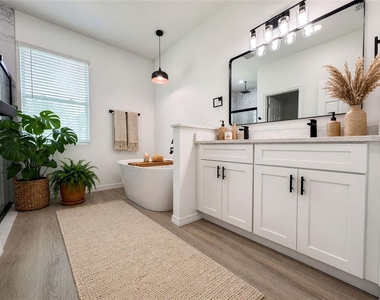 10020 N Deltona Boulevard - Photo Thumbnail 22