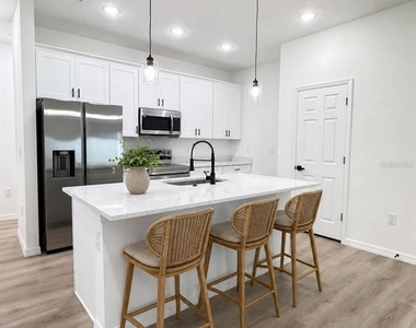 10020 N Deltona Boulevard - Photo Thumbnail 11