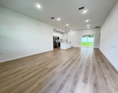 10020 N Deltona Boulevard - Photo Thumbnail 8