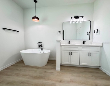 10020 N Deltona Boulevard - Photo Thumbnail 25