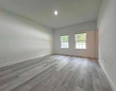 10290 N Biscayne Drive - Photo Thumbnail 16