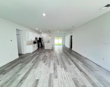 10290 N Biscayne Drive - Photo Thumbnail 7