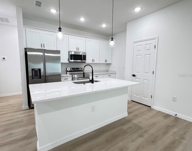 10032 N Deltona Boulevard - Photo Thumbnail 10