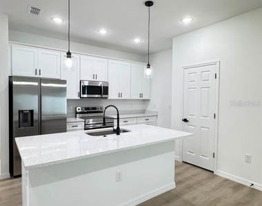 10032 N Deltona Boulevard - Photo Thumbnail 9