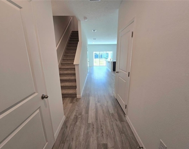 737 Maple Oak Drive - Photo Thumbnail 1