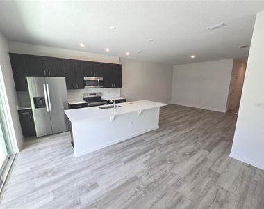 737 Maple Oak Drive - Photo Thumbnail 7