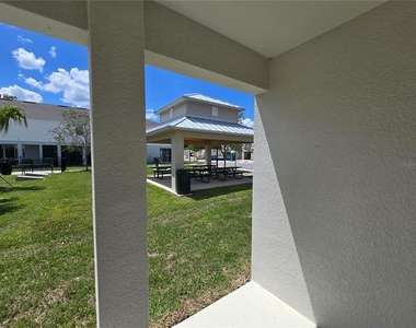 737 Maple Oak Drive - Photo Thumbnail 9