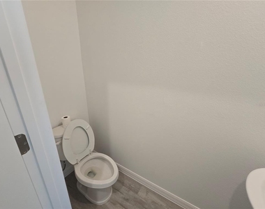 737 Maple Oak Drive - Photo Thumbnail 10
