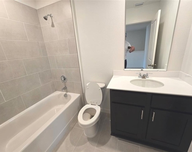 737 Maple Oak Drive - Photo Thumbnail 20