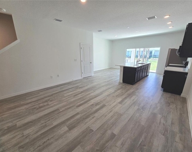 737 Maple Oak Drive - Photo Thumbnail 3