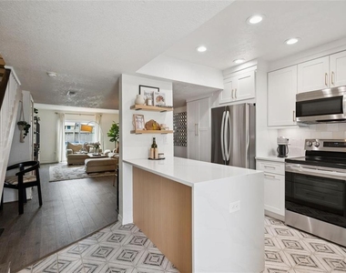 1922 Conway Road - Photo Thumbnail 2