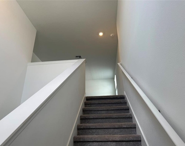 35190 Gravelly Drive - Photo Thumbnail 17