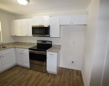 2318 W Cannon Terrace Nw - Photo Thumbnail 3