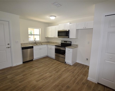 2318 W Cannon Terrace Nw - Photo Thumbnail 2
