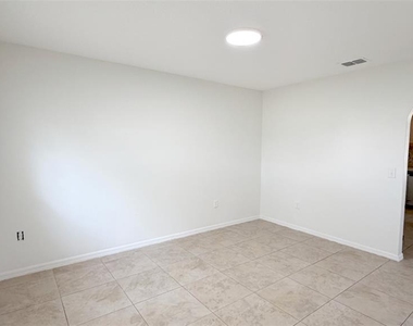 531 Clancy Street - Photo Thumbnail 6