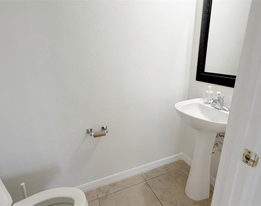 531 Clancy Street - Photo Thumbnail 13