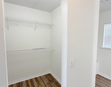 531 Clancy Street - Photo Thumbnail 28