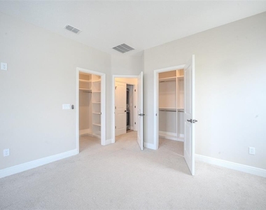 6509 Rover Way - Photo Thumbnail 19