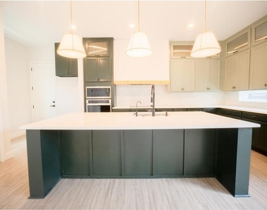 6509 Rover Way - Photo Thumbnail 5