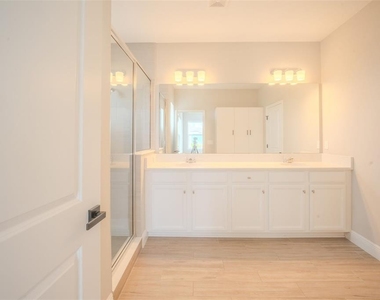 6509 Rover Way - Photo Thumbnail 23