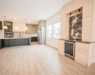 6509 Rover Way - Photo Thumbnail 6