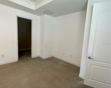 11445 Dovetail Lane - Photo Thumbnail 8
