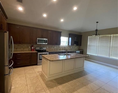 11445 Dovetail Lane - Photo Thumbnail 3