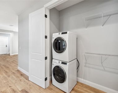 444 Delaney Park Drive - Photo Thumbnail 14