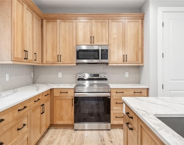 444 Delaney Park Drive - Photo Thumbnail 3