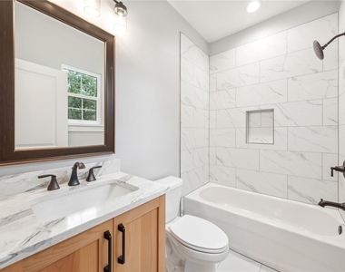 444 Delaney Park Drive - Photo Thumbnail 6