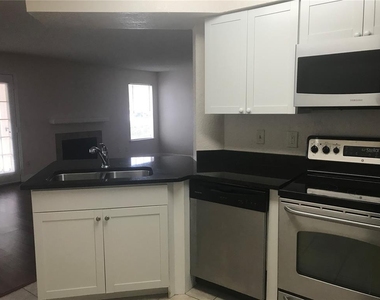 2550 N Alafaya Trail - Photo Thumbnail 4