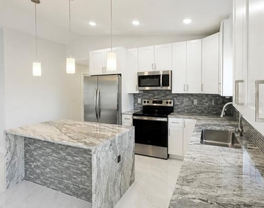 7016 Golf Club Drive - Photo Thumbnail 7