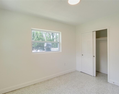 1618 Indiana Avenue - Photo Thumbnail 10