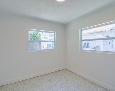 1618 Indiana Avenue - Photo Thumbnail 11