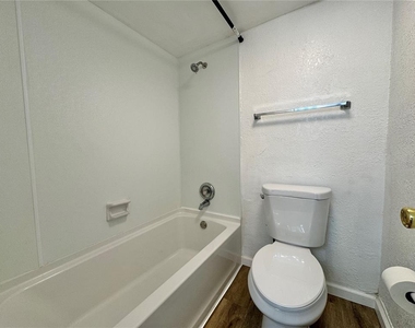 551 Flemming Way - Photo Thumbnail 9