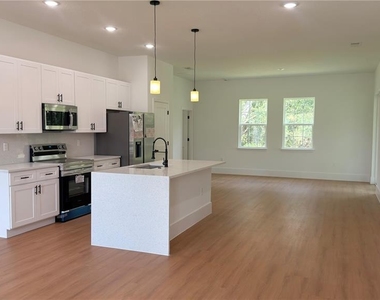 14813 Sw 47 Court - Photo Thumbnail 4
