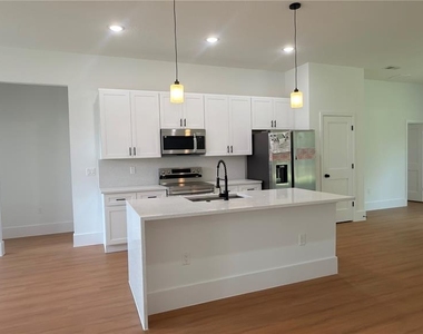 14813 Sw 47 Court - Photo Thumbnail 5