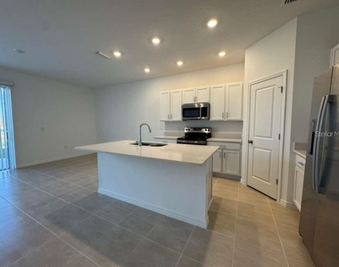 7629 Waterscape Drive - Photo Thumbnail 4