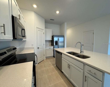 7629 Waterscape Drive - Photo Thumbnail 6