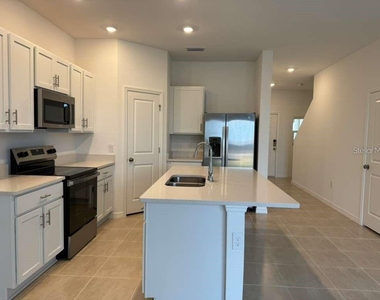 7629 Waterscape Drive - Photo Thumbnail 5