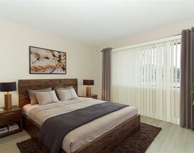 5836 Peregrine Avenue - Photo Thumbnail 10