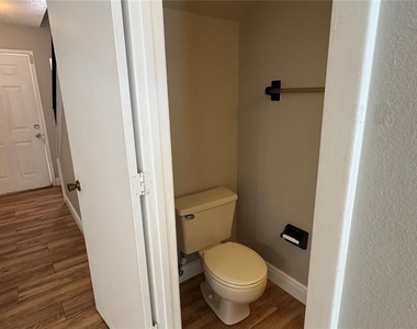 4863 Walden Circle - Photo Thumbnail 11
