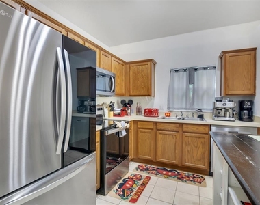 17833 Woodcrest Way - Photo Thumbnail 6