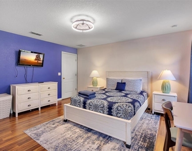 17833 Woodcrest Way - Photo Thumbnail 20